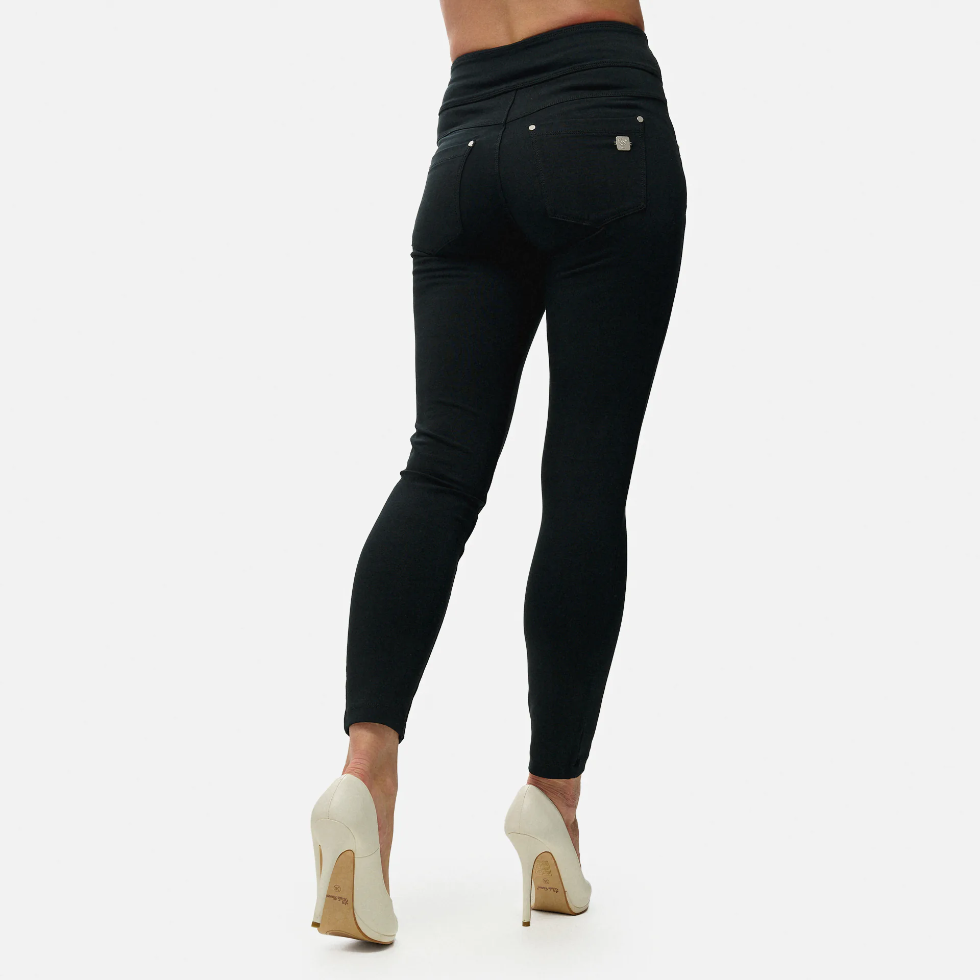 Freddy NOW Yoga Medium Waist 7/8 Skinny Jeans Black
